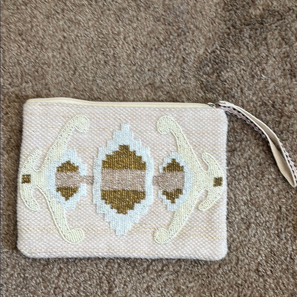 Elegant Cream and Gold Clutch
